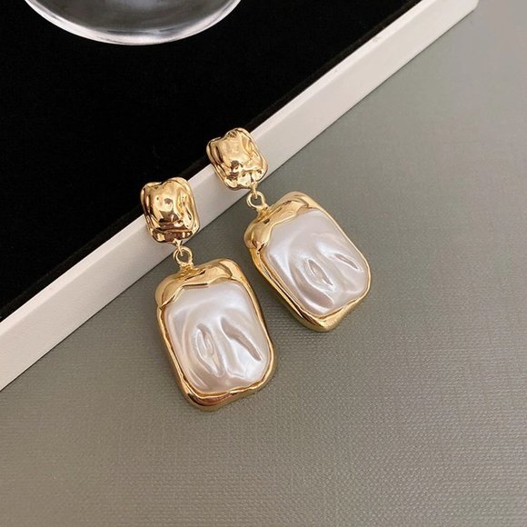 Luxury Metal Inlaid Pearl Imitation Pendant Earrings - Picture 4 of 6